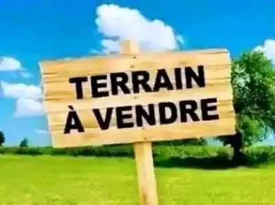 TERRAIN  EN VENTE AU NOUVEAU CHU D'ANGRÉ 