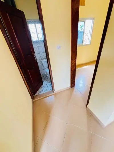 Appartement moderne à Nkozoa. 