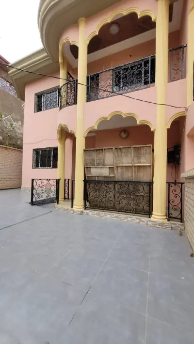 VASTE DUPLEX à BIYEMASSI JOUVENCE