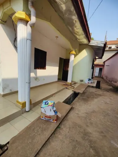 Villa avec espace vert à Emana 