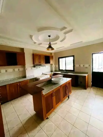 APPARTEMENT HAUT STANDING à BASTOS