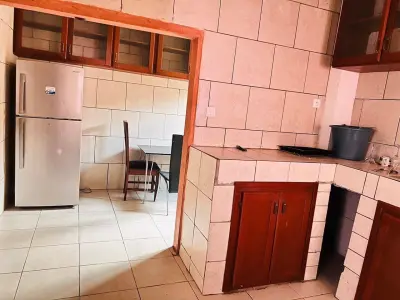 VILLA à LUOER à MBANKOLO
