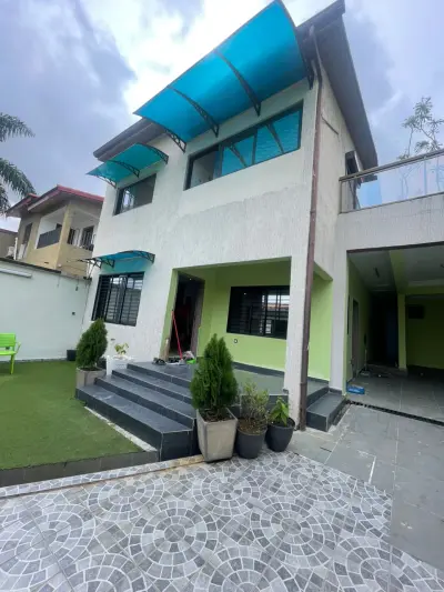 À VENDRE DUPLEX 7 PIÈCES À COCODY ANGRÉ 8ÈME TRANCHE VERS LA CITÉ DIASPORA. 195 MILLIONS NÉGOCIABLE. DOC ACD. 0101681734