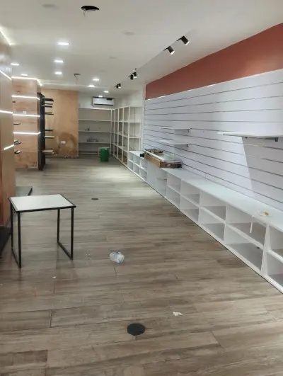 Marcory Zone 4 magasin à céder 117m²