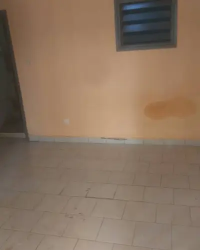 studio moderne à louer à mimboman 
