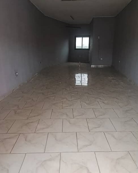 boutique à louier à ekounou 