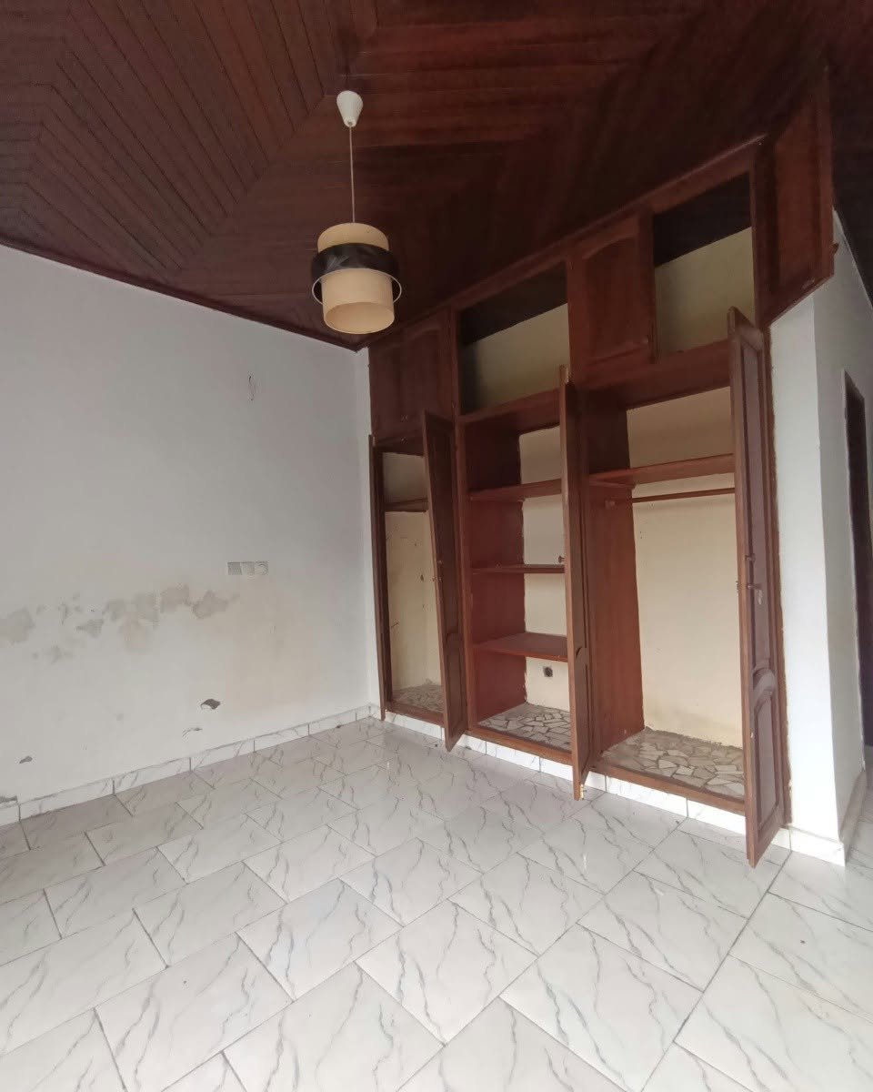 appartement à louer à odza terminus 