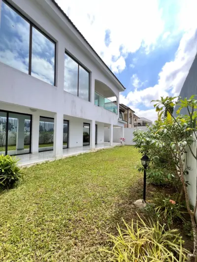 DUPLEX DE 06 PIECES EN LOCATION - COCODY RIVIERA BEACH