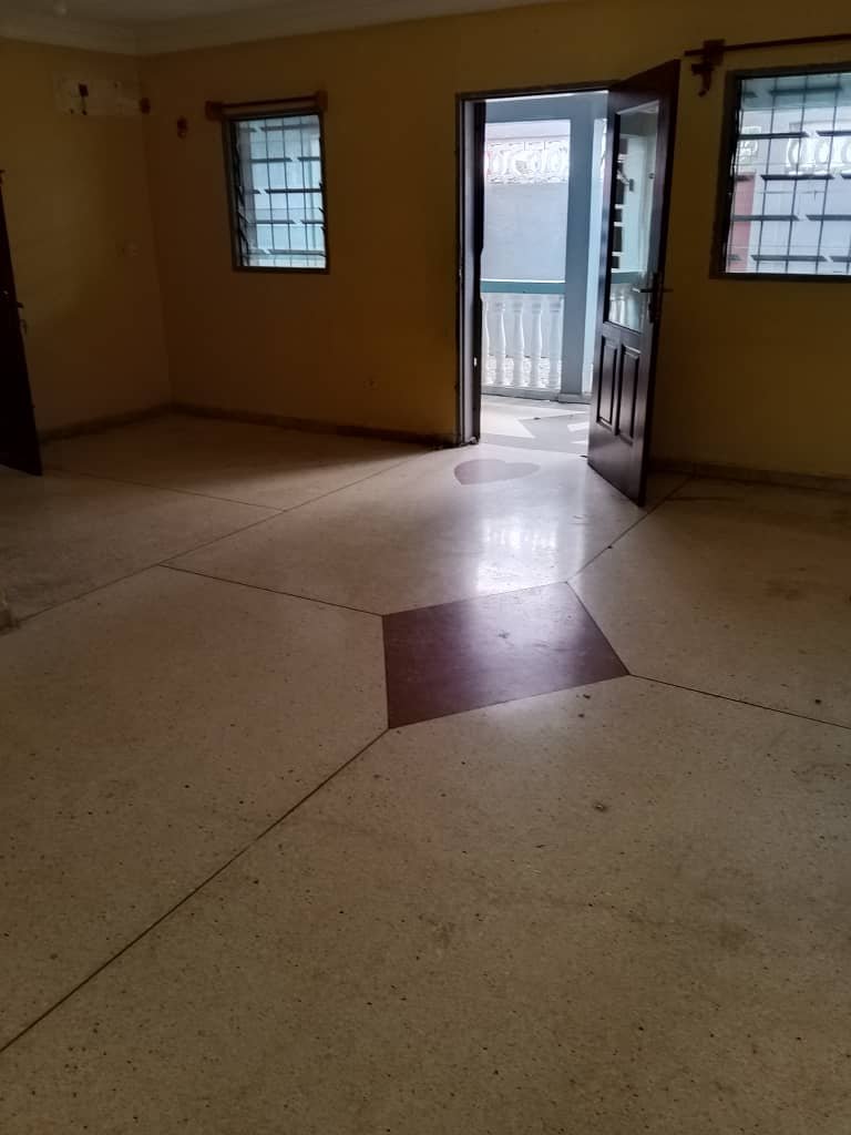 Très belle villa duplex à Angré 8è tranche en vente