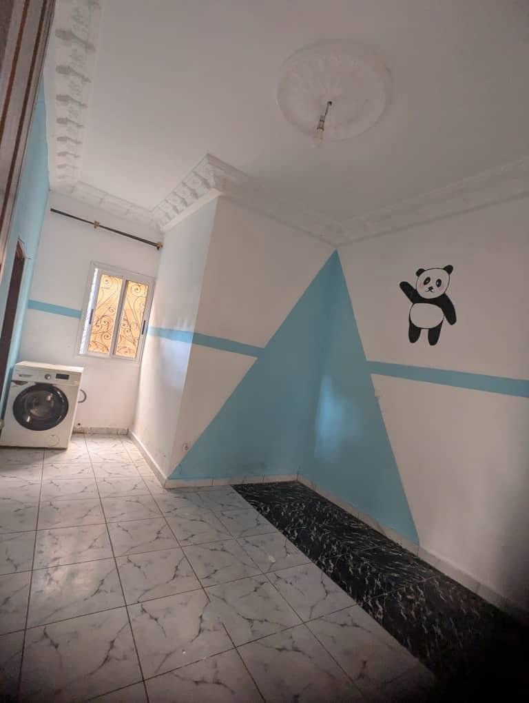 Magnifique Appartement avec parking, forage, prépayé à Nkolfoulou Yaoundé. 