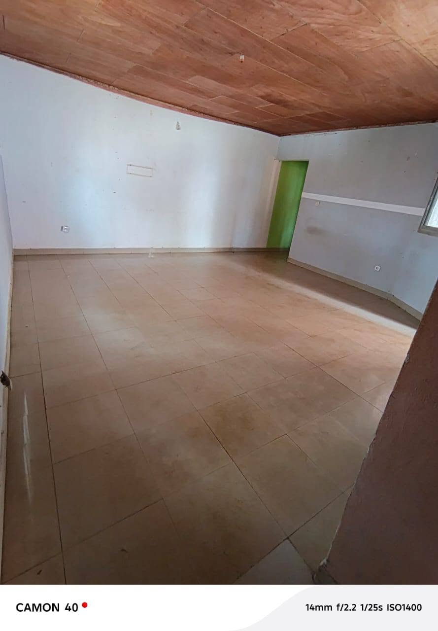 villa à louer à nkolfoulou 