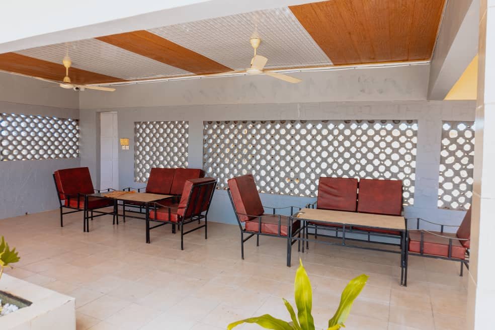 Appartements meublés à louer à Leo 2000
