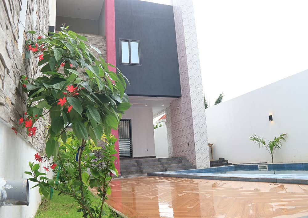 Sublime villa avec piscine à vendre à Kégué Emarito