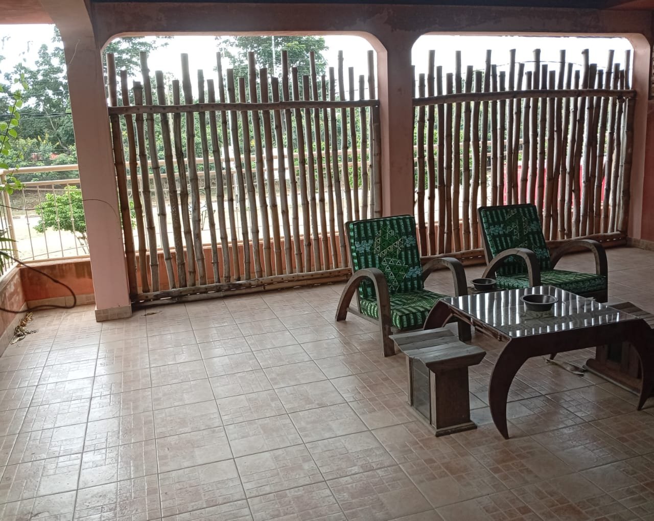 Villa à vendre au bord du goudron à Agoè Cacaveli 