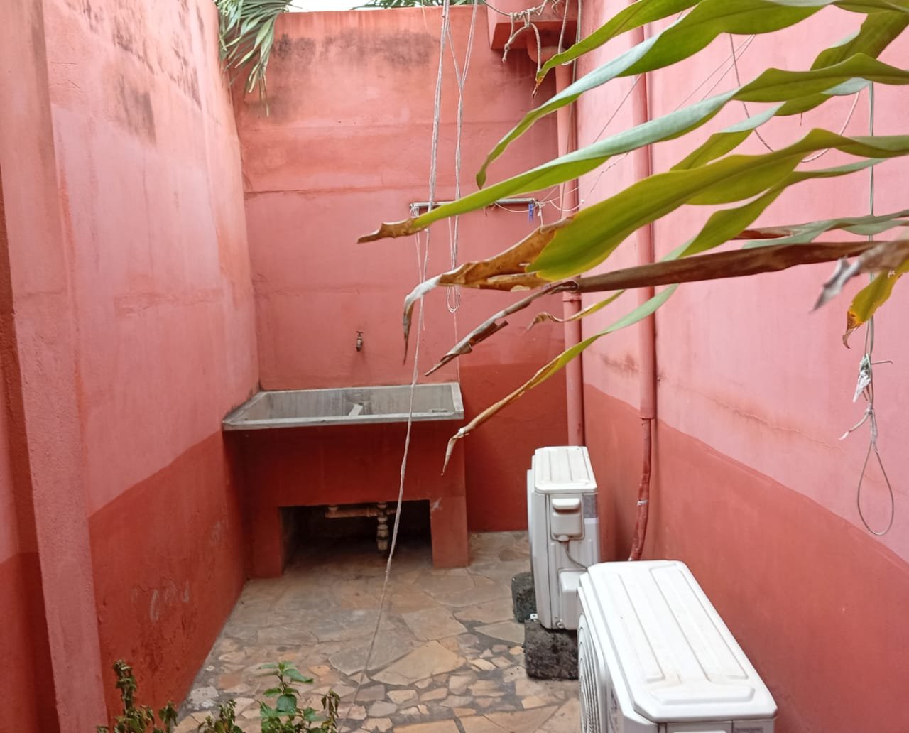 Villa à vendre au bord du goudron à Agoè Cacaveli 
