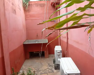 Villa à vendre au bord du goudron à Agoè Cacaveli 