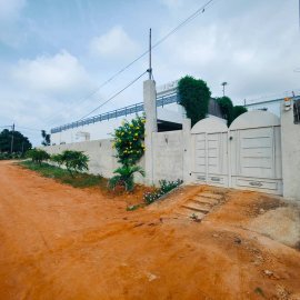 Villa avec piscine à vendre à Baguida côté plage