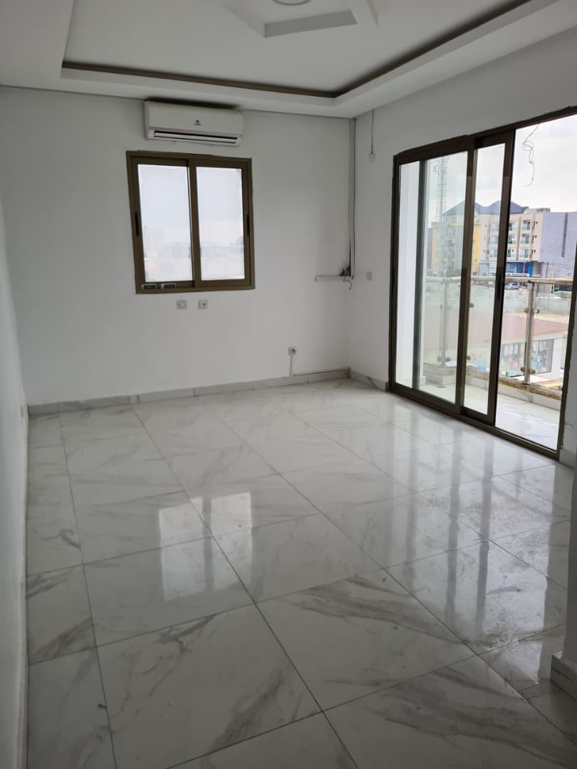 APPARTEMENT 3 PIECES A ANGRE CHU