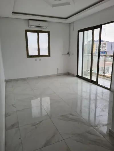 APPARTEMENT 3 PIECES A ANGRE CHU