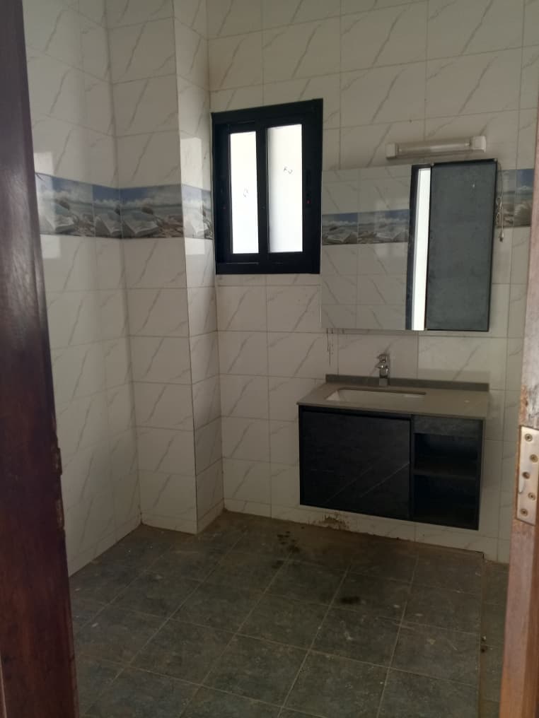 VENTE VILLA DUPLEX 5 PIECES A ANGRE DJOROBITE