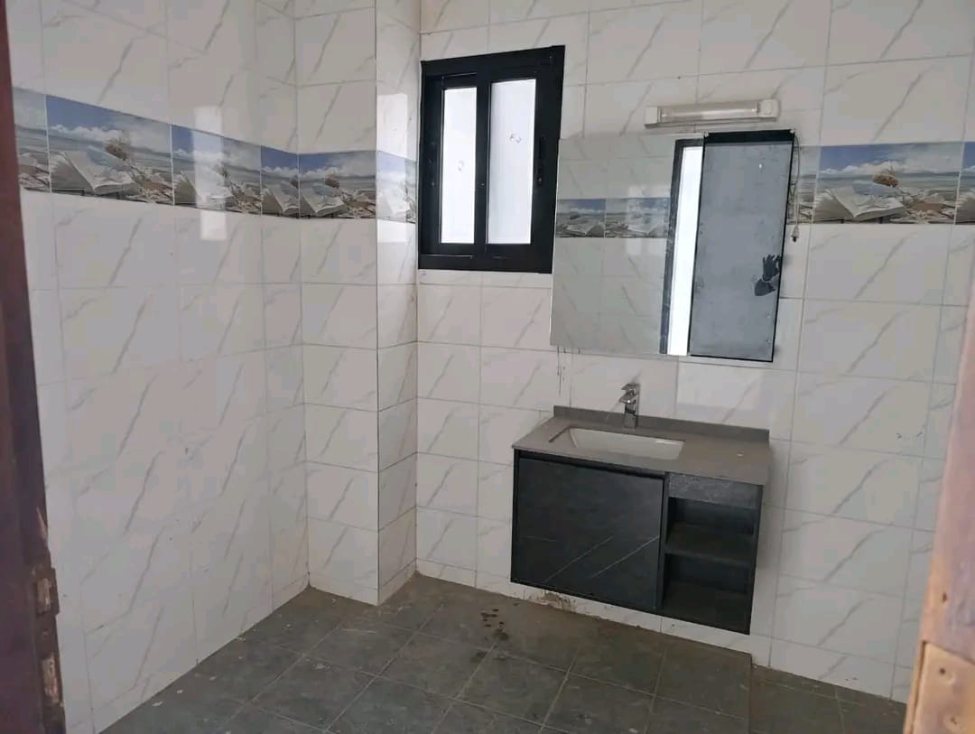 VENTE VILLA DUPLEX 5 PIECES A ANGRE DJOROBITE