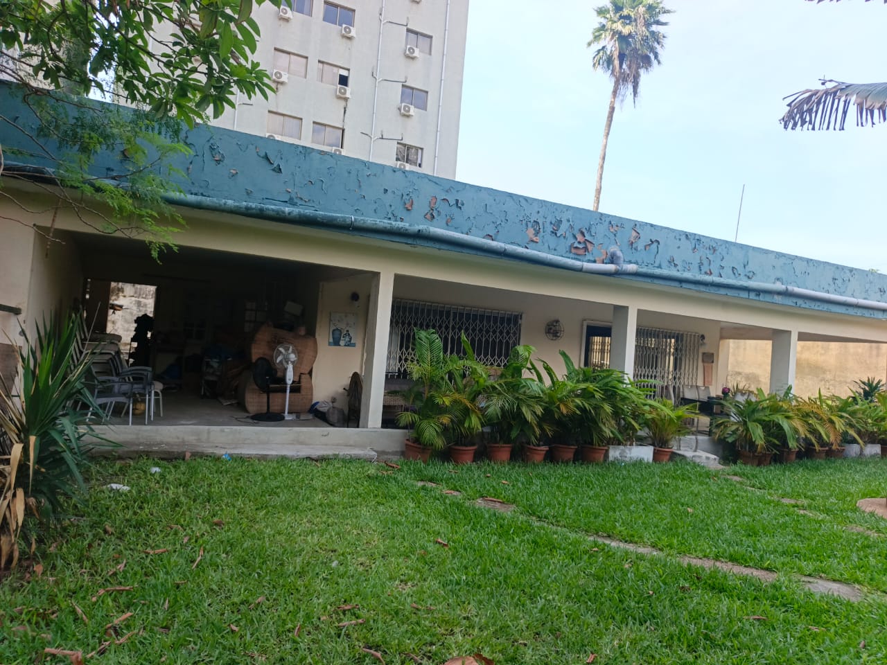 A VENDRE VILLA + TERRAIN (673m2) avec ACD à ABIDJAN– ZONE 4