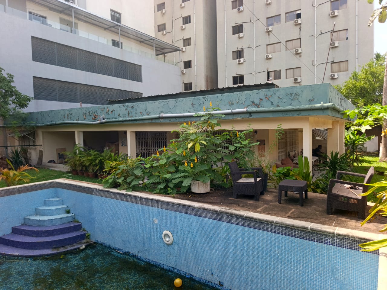 A VENDRE VILLA + TERRAIN (673m2) avec ACD à ABIDJAN– ZONE 4