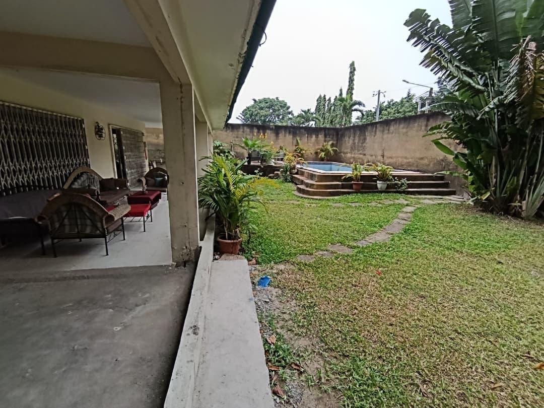 A VENDRE VILLA + TERRAIN (673m2) avec ACD à ABIDJAN– ZONE 4