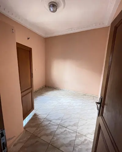 appartement renové à tsinga village 