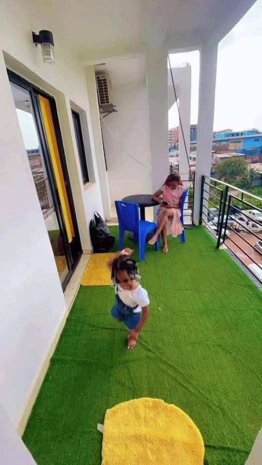 Beau S𝘁𝘂𝗱𝗶𝗼 𝗺𝗲𝘂𝗯𝗹é à Bata Nlongkak 