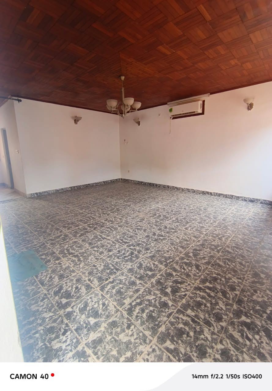 villa spacieuse à mendong 