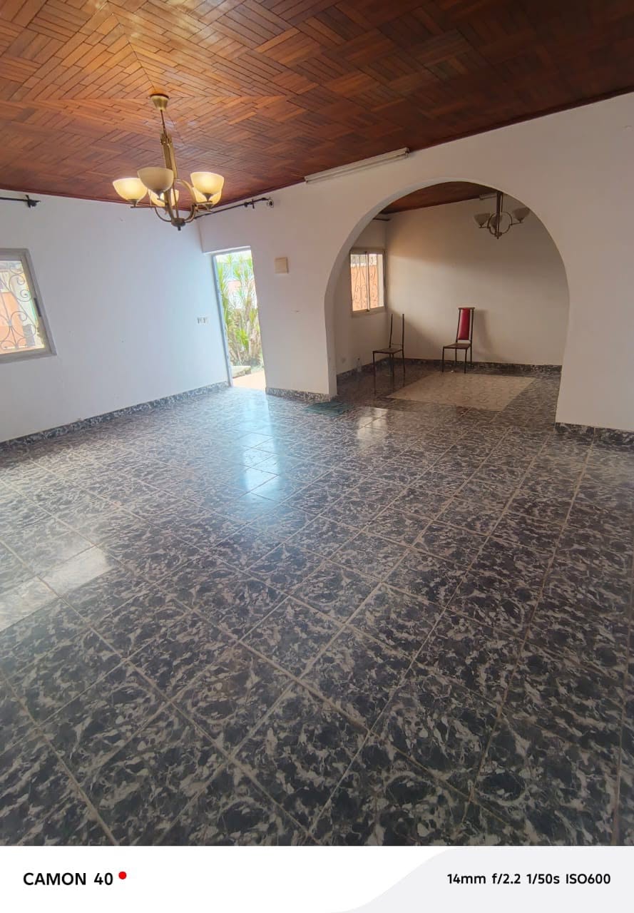villa spacieuse à mendong 