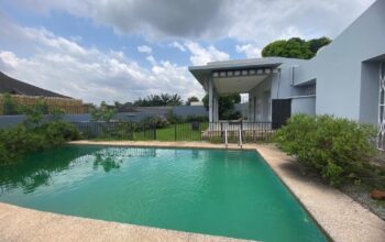 une villa basse 5 pièces avec piscine RIVIERA – GOLF1